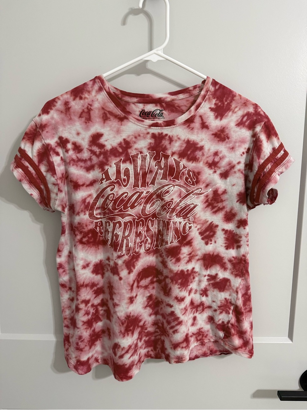 Coca-Cola Always Refreshing Tie Dye Graphic Tee Red White Size M